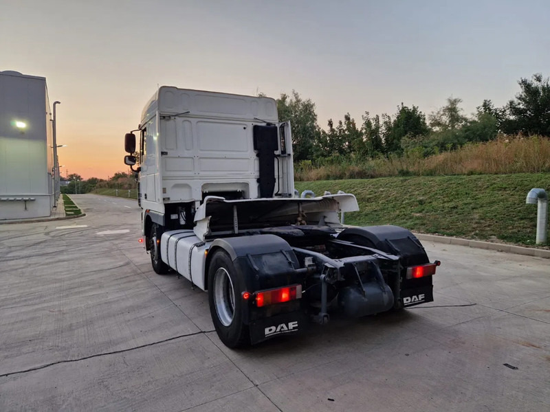 DAF XF 105.460 - شاحنة نقل نصف مقطورة بالميناء: صورة 4 DAF XF 105.460 - شاحنة نقل نصف مقطورة بالميناء: صورة 4