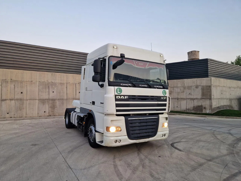 DAF XF 106.460 - شاحنة نقل نصف مقطورة بالميناء: صورة 3 DAF XF 106.460 - شاحنة نقل نصف مقطورة بالميناء: صورة 3