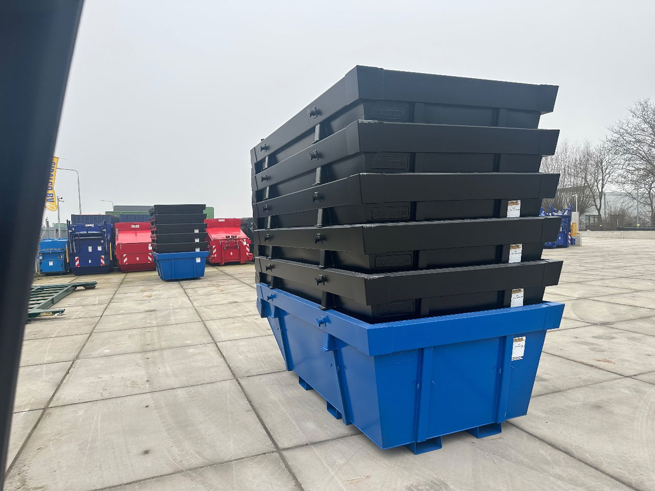 Sidalco 6m3 met heftruck lepel kokers - حاوية تفريغ لود لوجر: صورة 1 Sidalco 6m3 met heftruck lepel kokers - حاوية تفريغ لود لوجر: صورة 1
