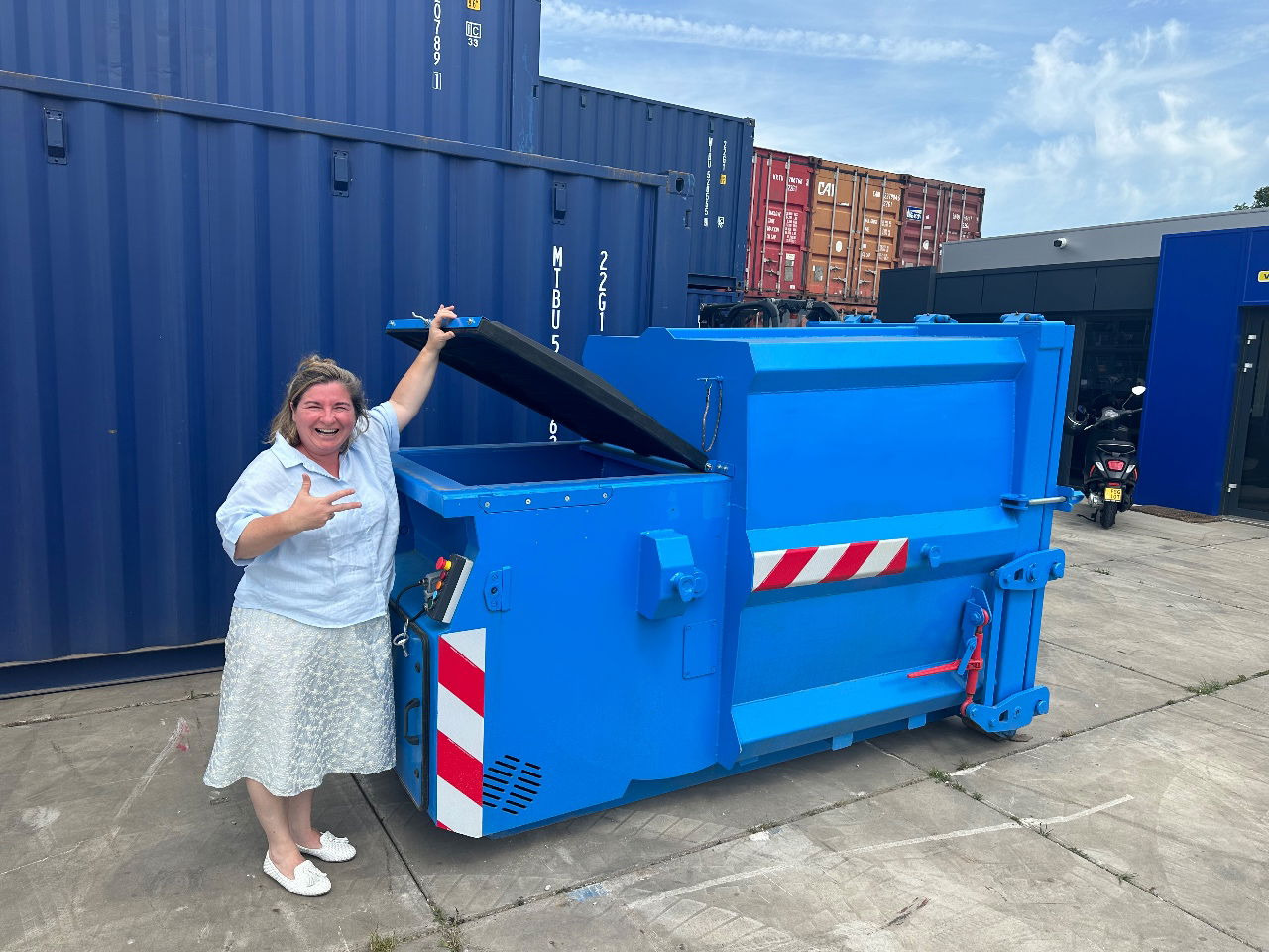 Sidalco Mini pers nat afval 2.5 m3 - هيكل شاحنة القمامة: صورة 1 Sidalco Mini pers nat afval 2.5 m3 - هيكل شاحنة القمامة: صورة 1