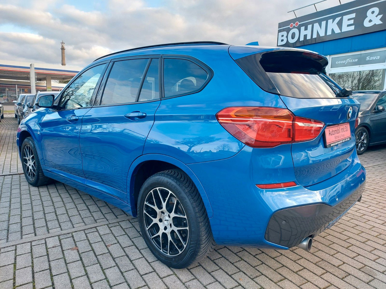 BMW X1 xDrive 20d M Sport LED SPORT 4X4 Alcantara - سيارة دفع رباعي: صورة 4 BMW X1 xDrive 20d M Sport LED SPORT 4X4 Alcantara - سيارة دفع رباعي: صورة 4