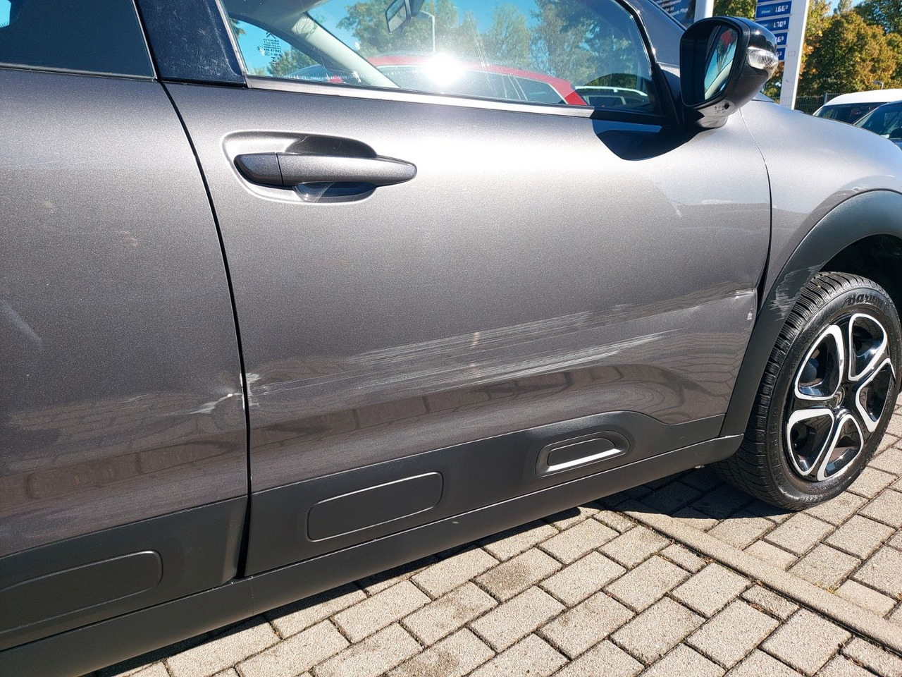Citroën C4 Cactus Feel DAB Klima Sitzheizung PDC - سيدان: صورة 2 Citroën C4 Cactus Feel DAB Klima Sitzheizung PDC - سيدان: صورة 2
