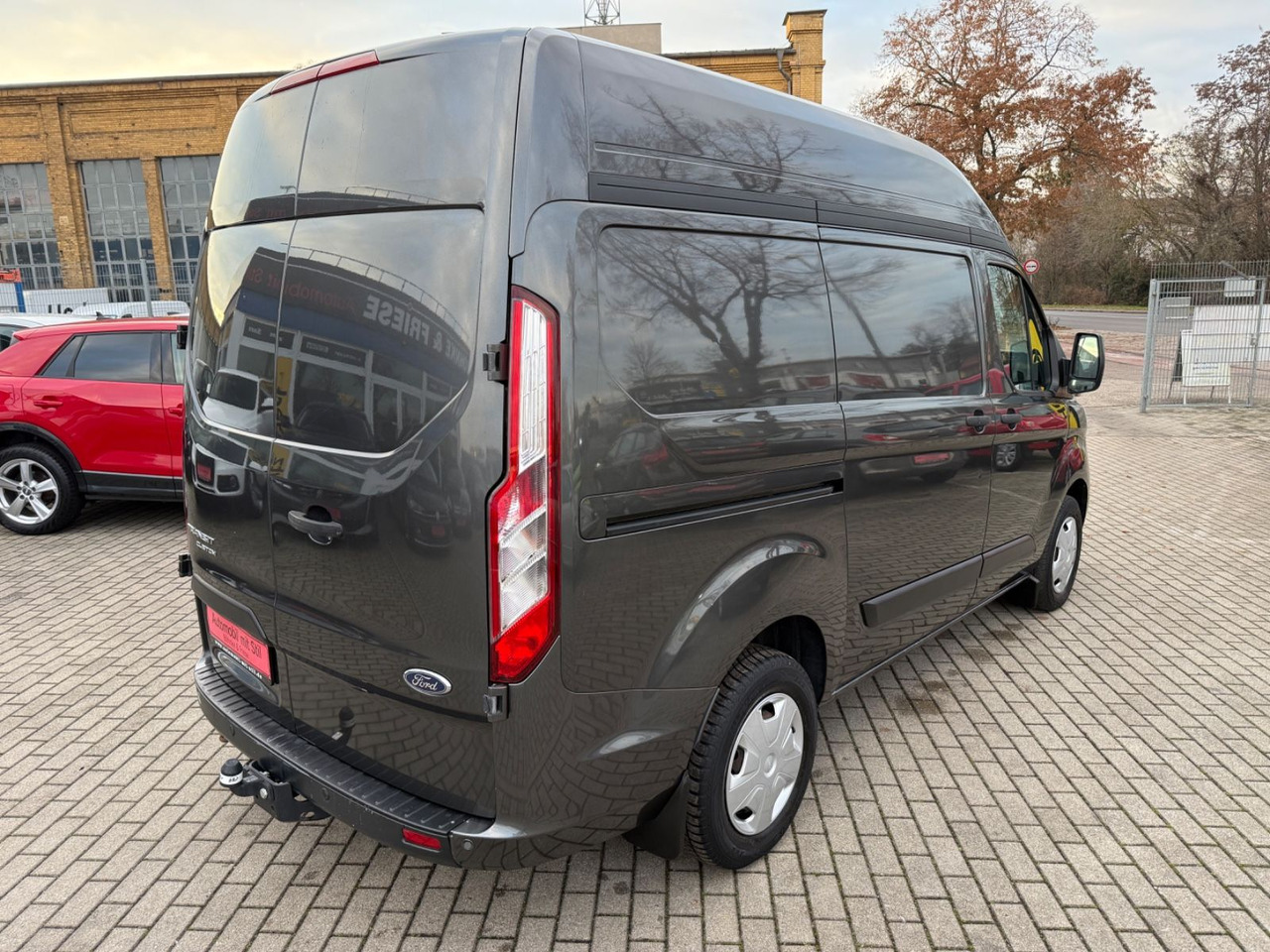 Ford Transit Custom Kasten 280 L1 H2Trend Hoch Camper - ميكروباص: صورة 5 Ford Transit Custom Kasten 280 L1 H2Trend Hoch Camper - ميكروباص: صورة 5