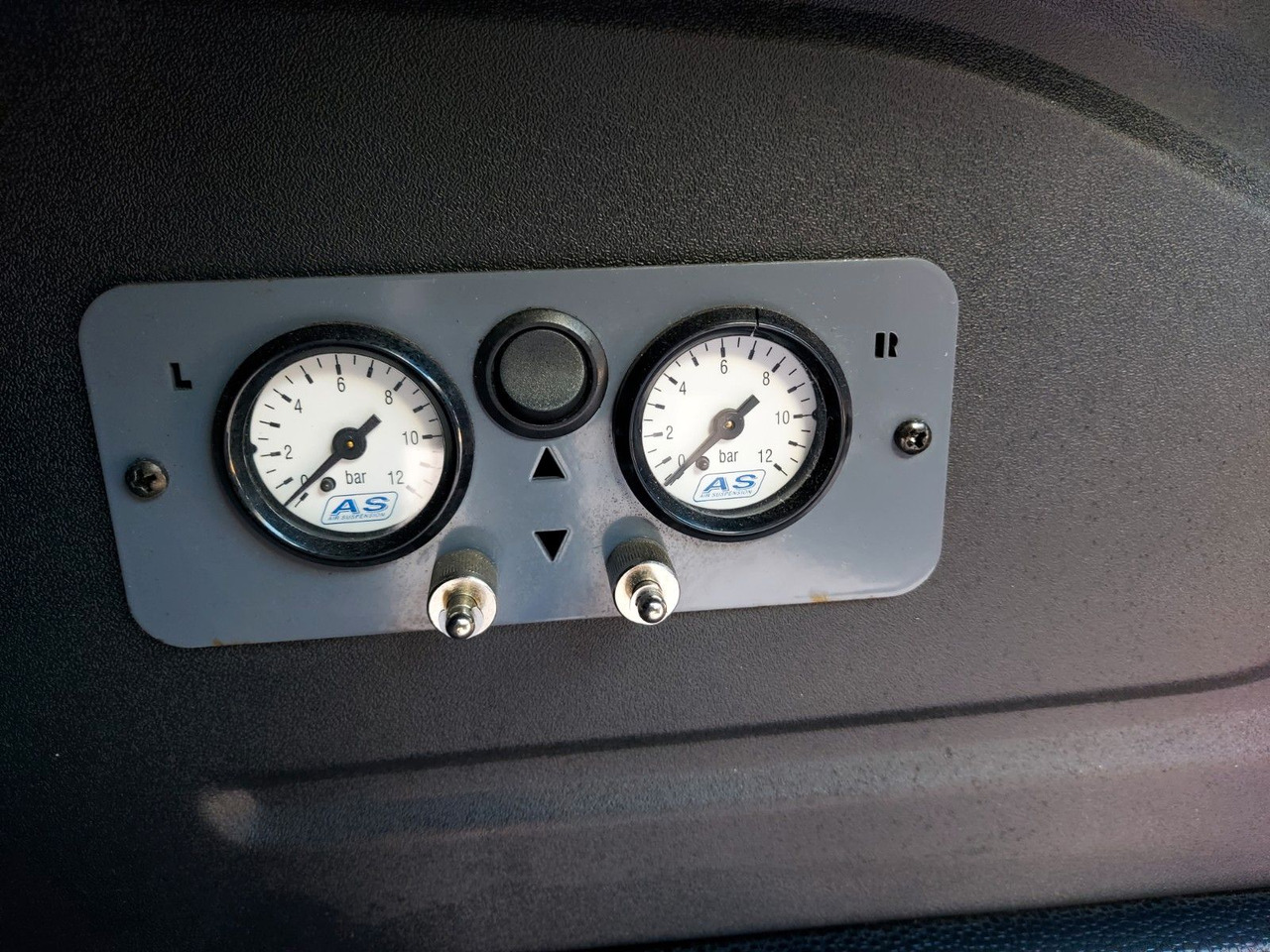 Ford Transit Pritsche 350 L4 extra lang Luftfeder - شاحنة توصيل مفتوحة: صورة 3 Ford Transit Pritsche 350 L4 extra lang Luftfeder - شاحنة توصيل مفتوحة: صورة 3