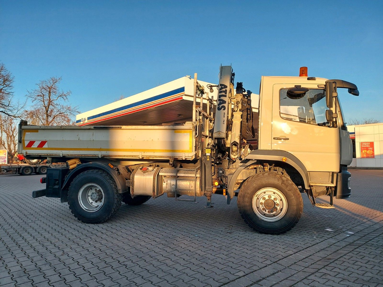 Mercedes-Benz Atego / 1324 MEILLER 4X4 KRAN ATLAS 116.3 Kipper - شاحنة قلاب, شاحنة كرين: صورة 3 Mercedes-Benz Atego / 1324 MEILLER 4X4 KRAN ATLAS 116.3 Kipper - شاحنة قلاب, شاحنة كرين: صورة 3