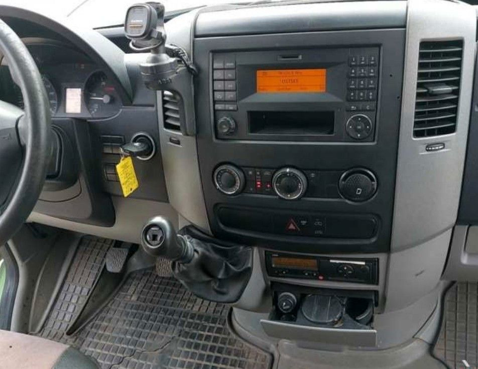 Mercedes-Benz Sprinter II Kasten 316 CDI hoch Klima Standheiz - ميكروباص: صورة 3 Mercedes-Benz Sprinter II Kasten 316 CDI hoch Klima Standheiz - ميكروباص: صورة 3