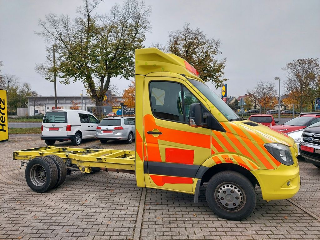 Mercedes-Benz Sprinter II Pritsche 519 V6 Autom. Fahrgestell - سيارة إسعاف: صورة 1 Mercedes-Benz Sprinter II Pritsche 519 V6 Autom. Fahrgestell - سيارة إسعاف: صورة 1