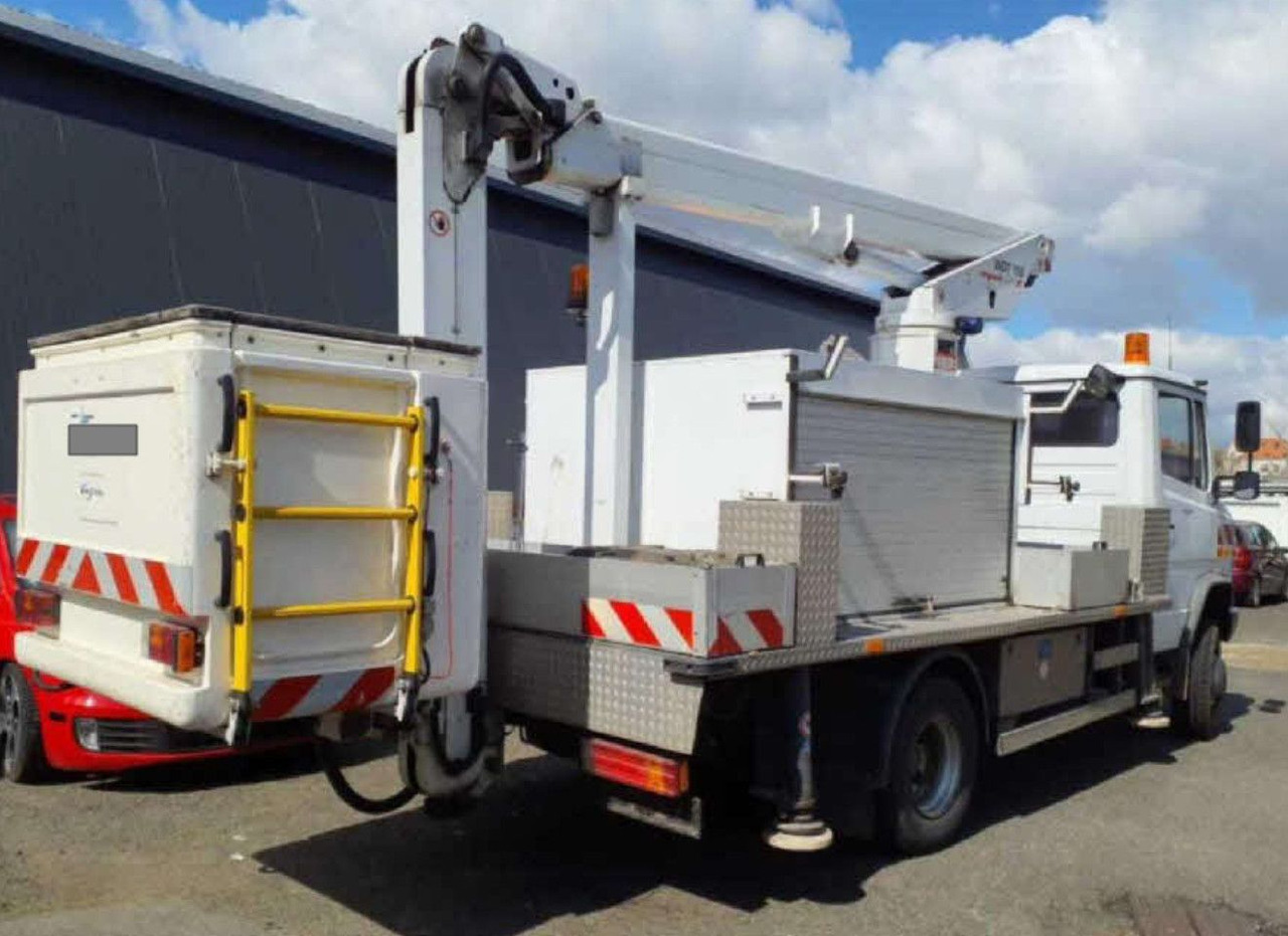 Mercedes-Benz VARIO 814D HUBARBEITS WUMAG 155T 4X4 ALLRAD - منصة محمولة مثبتة على الشاحنة: صورة 3 Mercedes-Benz VARIO 814D HUBARBEITS WUMAG 155T 4X4 ALLRAD - منصة محمولة مثبتة على الشاحنة: صورة 3