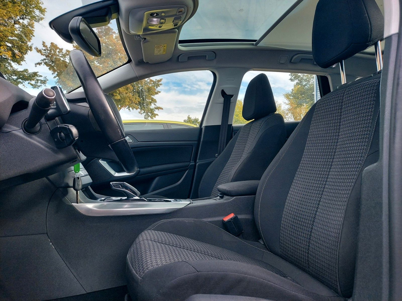 Peugeot 308 SW Active Business Panorama DAB Navi LED - سيارة ستيشن: صورة 3 Peugeot 308 SW Active Business Panorama DAB Navi LED - سيارة ستيشن: صورة 3