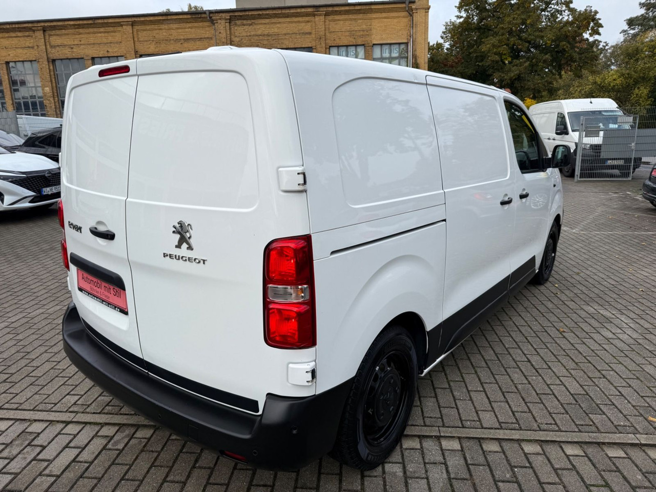 Peugeot Expert Kasten Premium L2 SHZ KLIMA STANDHEIZUNG - ميكروباص: صورة 5 Peugeot Expert Kasten Premium L2 SHZ KLIMA STANDHEIZUNG - ميكروباص: صورة 5