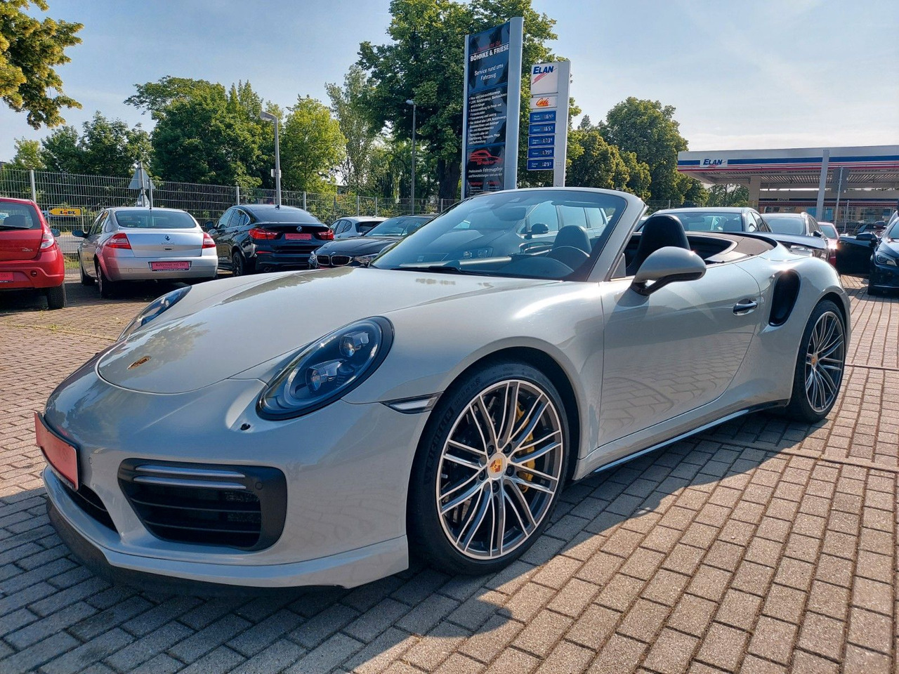 Porsche 911 Turbo S Cabriolet ACC Bose Sitzlüft Garantie - سيارة: صورة 5 Porsche 911 Turbo S Cabriolet ACC Bose Sitzlüft Garantie - سيارة: صورة 5