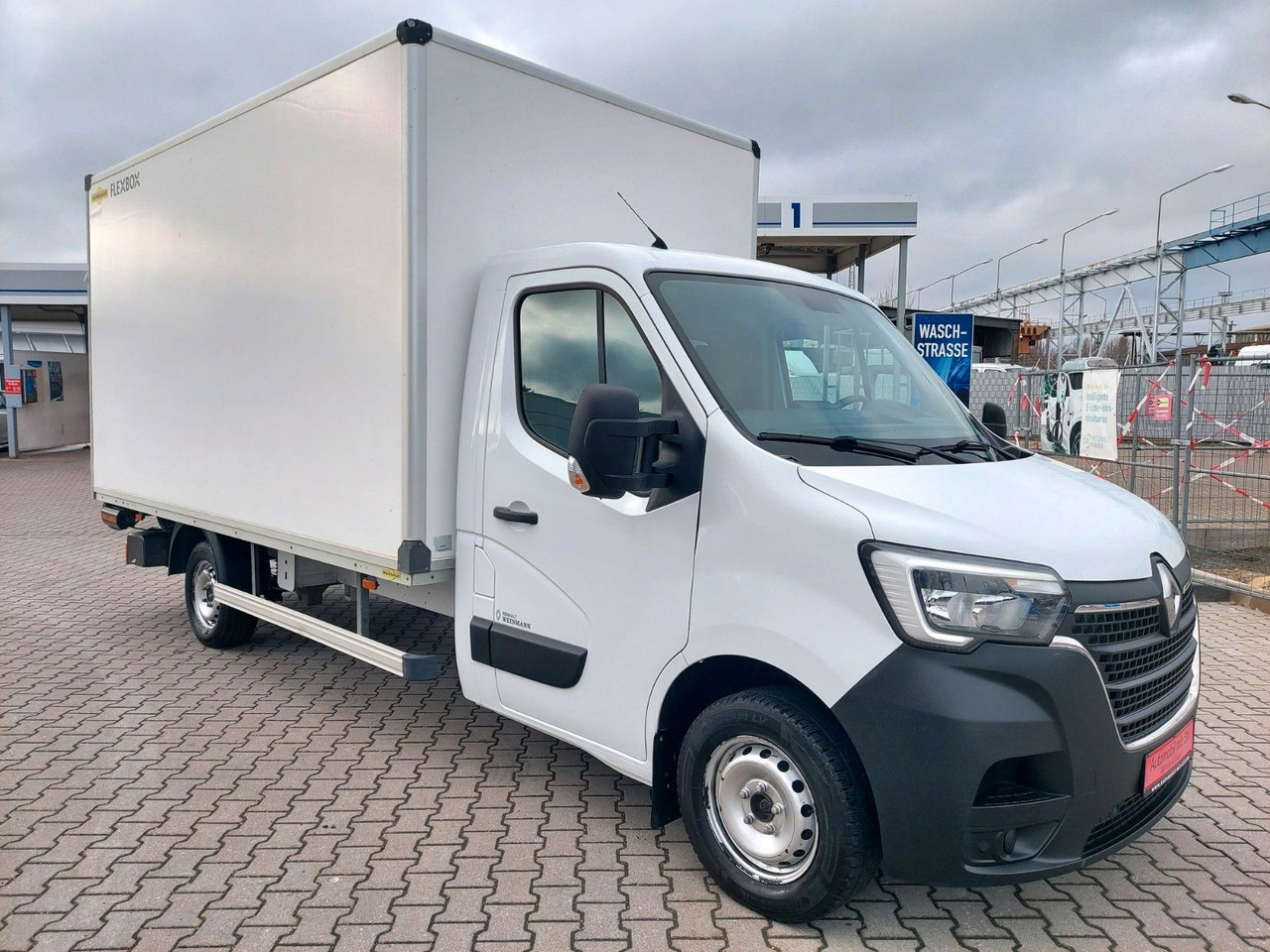 Renault Master III Koffer L3H1 3,5t Ladebordwand Klima Renault Master III Koffer L3H1 3,5t Ladebordwand Klima - شاحنة بصندوق مغلق: صورة 1 Renault Master III Koffer L3H1 3,5t Ladebordwand Klima Renault Master III Koffer L3H1 3,5t Ladebordwand Klima - شاحنة بصندوق مغلق: صورة 1