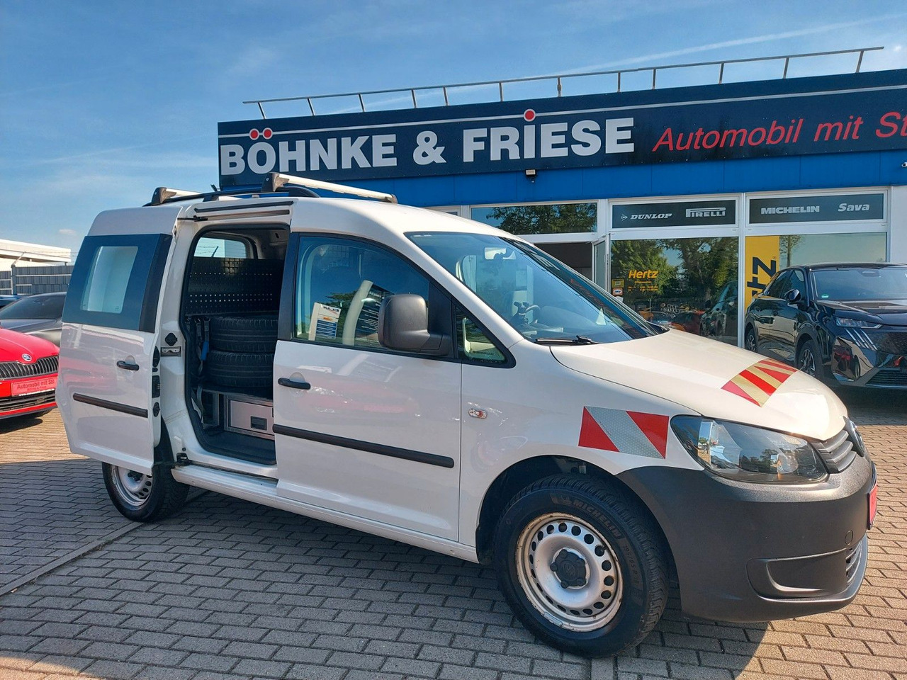 Volkswagen Caddy Kasten/Kombi ALLRAD 4Motion KLIMA 4X4 - ميكروباص: صورة 1 Volkswagen Caddy Kasten/Kombi ALLRAD 4Motion KLIMA 4X4 - ميكروباص: صورة 1