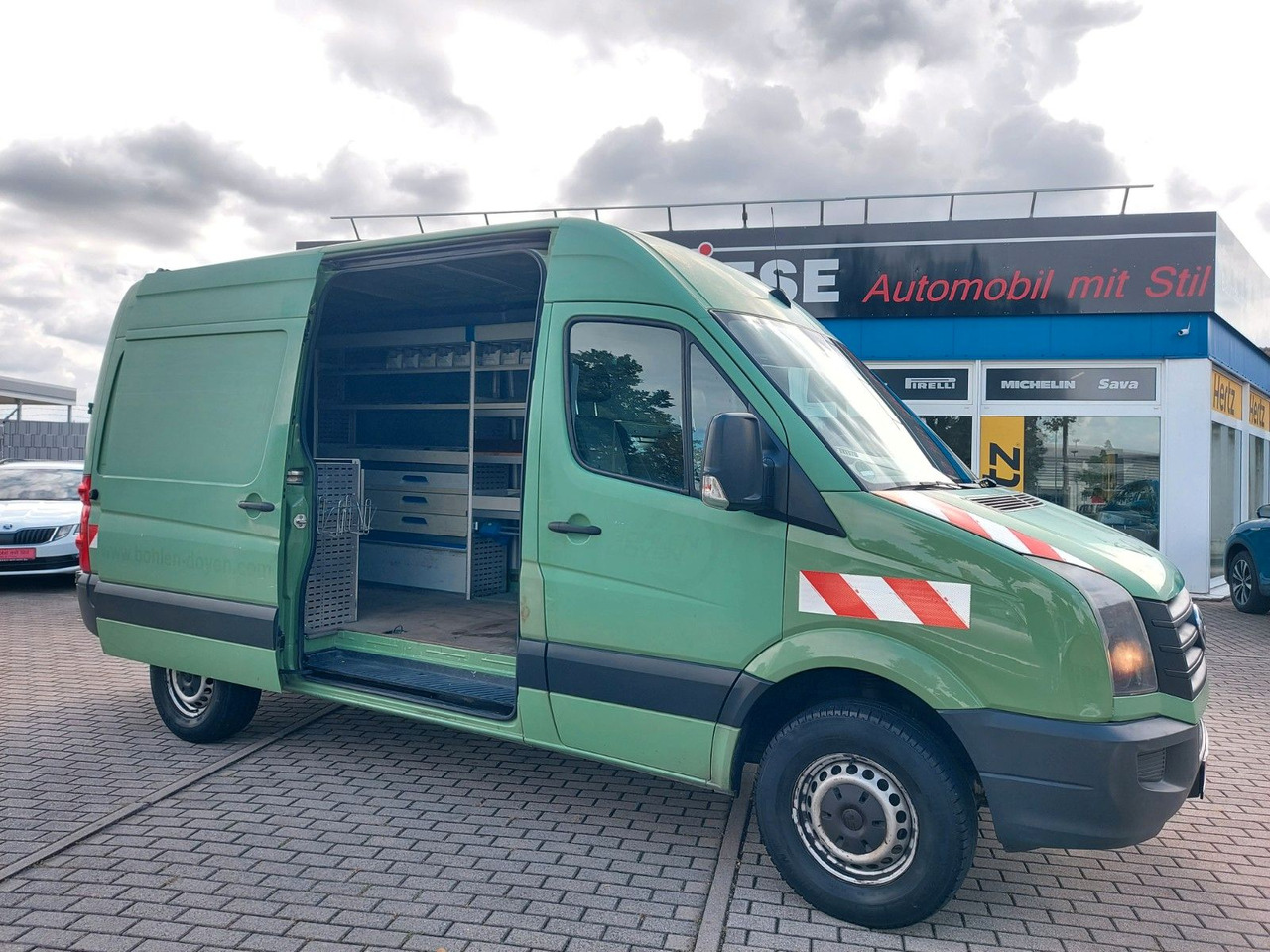 Volkswagen Crafter Kasten 35 mittel L2H2 Hochdach Klima AHK - فان: صورة 1 Volkswagen Crafter Kasten 35 mittel L2H2 Hochdach Klima AHK - فان: صورة 1