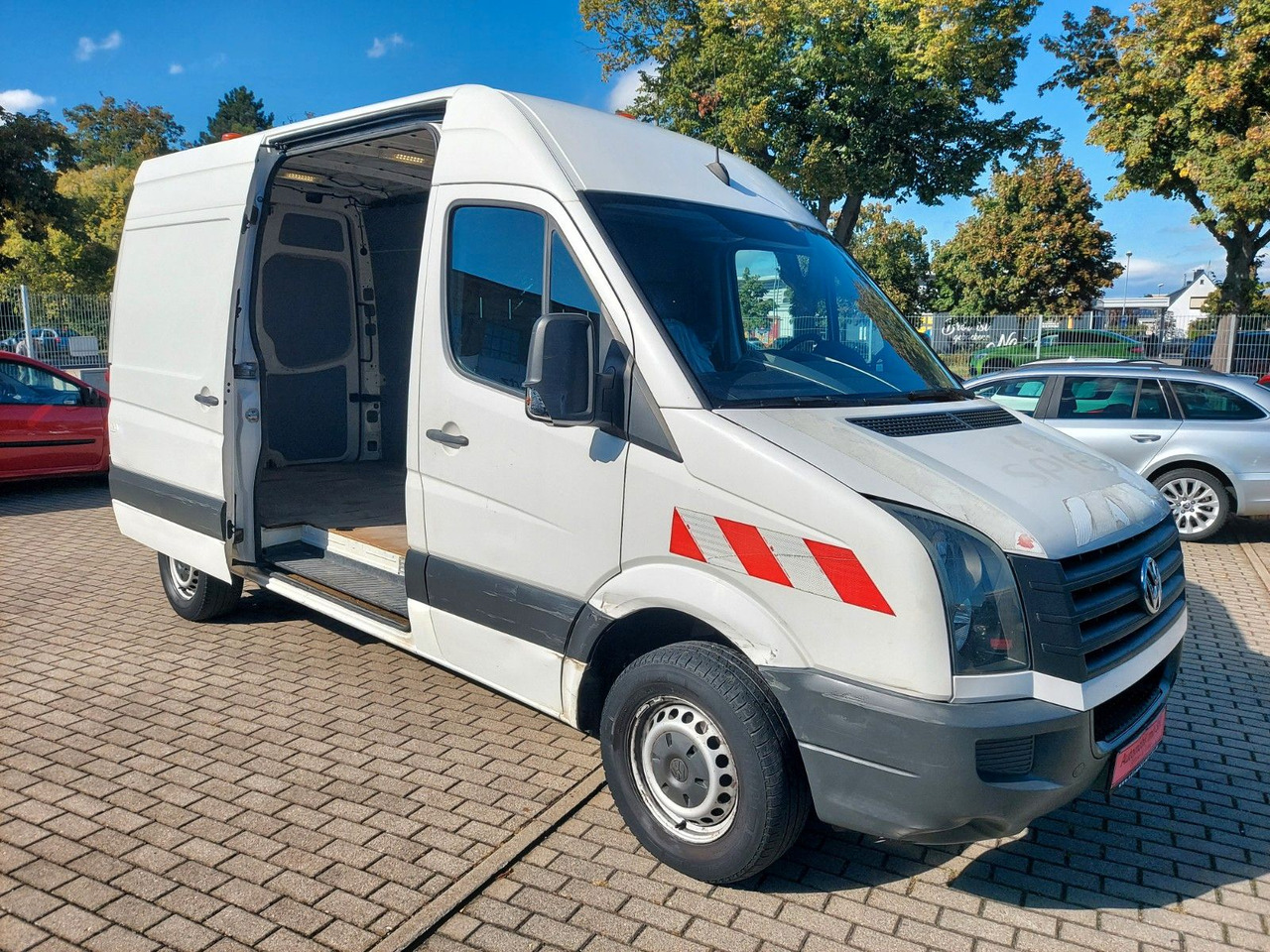 Volkswagen Crafter Kasten 35 mittel L2H2 Hochdach Klima - فان: صورة 2 Volkswagen Crafter Kasten 35 mittel L2H2 Hochdach Klima - فان: صورة 2