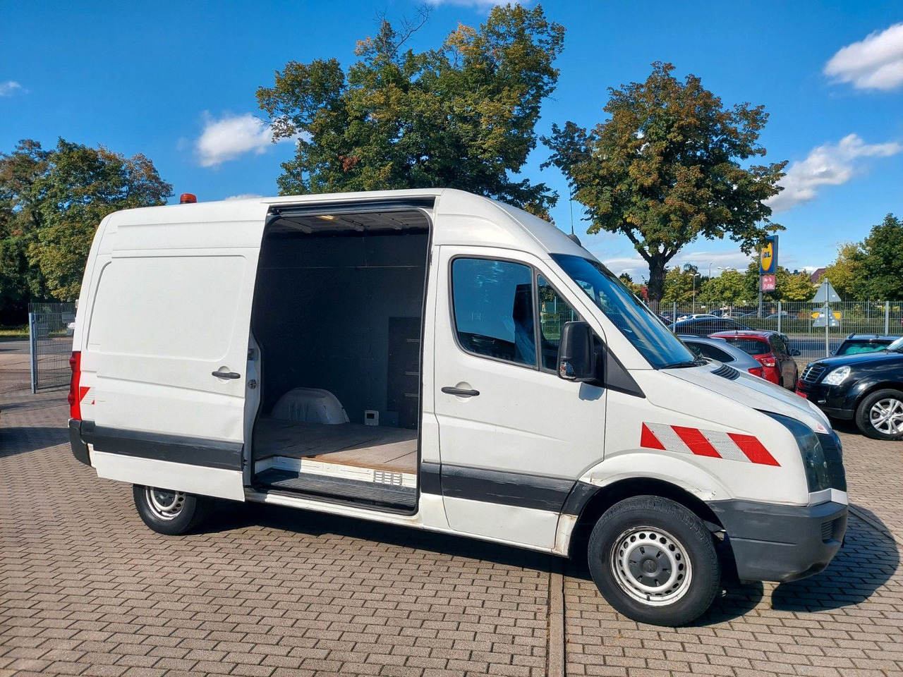 Volkswagen Crafter Kasten 35 mittel L2H2 Hochdach Klima - فان: صورة 1 Volkswagen Crafter Kasten 35 mittel L2H2 Hochdach Klima - فان: صورة 1