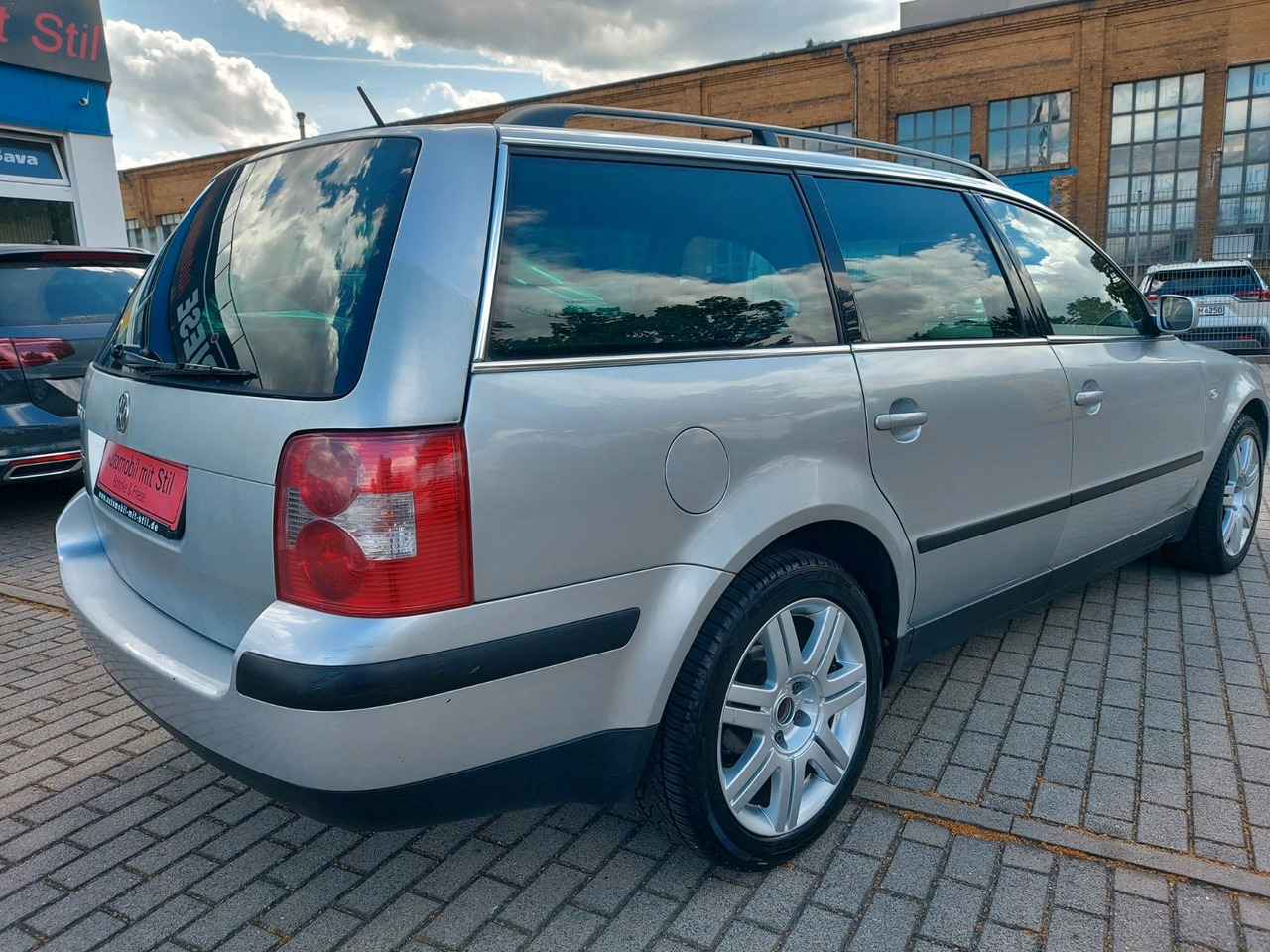 Volkswagen Passat Variant Family Klima Sitzheizung - سيارة: صورة 4 Volkswagen Passat Variant Family Klima Sitzheizung - سيارة: صورة 4