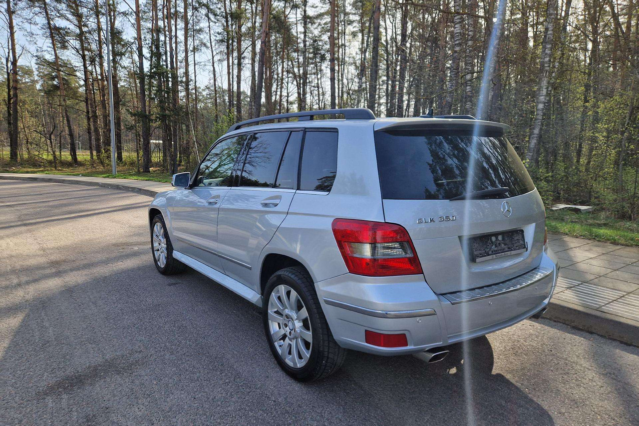 Mercedes-Benz GLK350 - سيارة: صورة 4 Mercedes-Benz GLK350 - سيارة: صورة 4