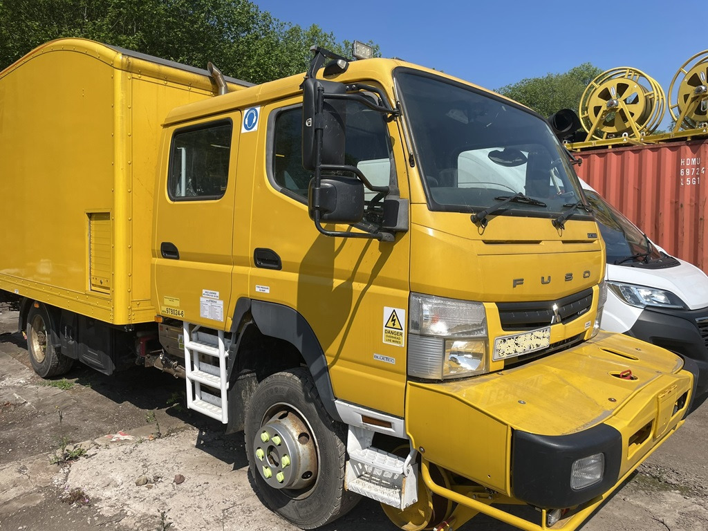 Mitsubishi Fusso - شاحنة صندوقية: صورة 1 Mitsubishi Fusso - شاحنة صندوقية: صورة 1