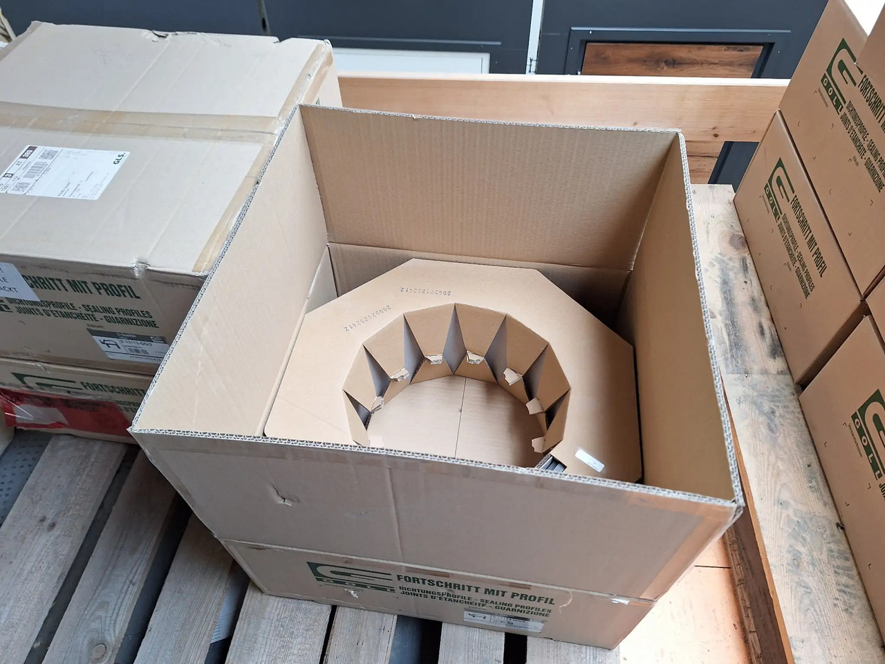 1 Stk. Dichtungsprofil (Goll) - معدات الورشة: صورة 1 1 Stk. Dichtungsprofil (Goll) - معدات الورشة: صورة 1