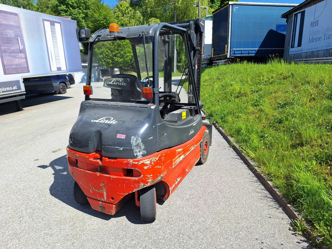 1 Stk. Elektrostapler (Linde) - رافعة شوكية كهربائية: صورة 3 1 Stk. Elektrostapler (Linde) - رافعة شوكية كهربائية: صورة 3