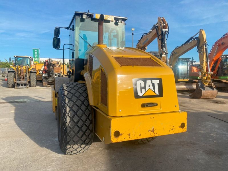 Caterpillar CS64B NVT - مدحلة: صورة 3 Caterpillar CS64B NVT - مدحلة: صورة 3