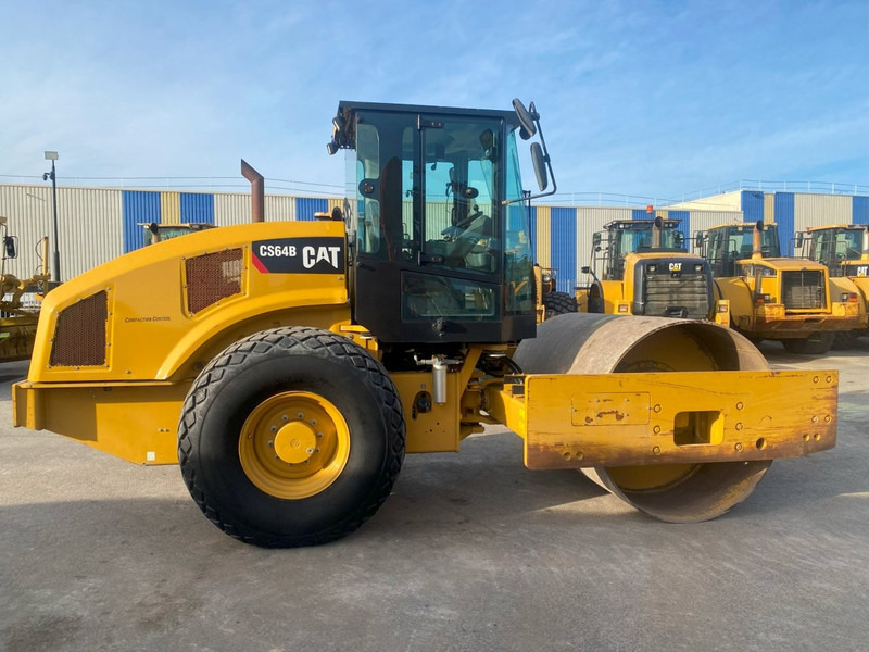 Caterpillar CS64B NVT - مدحلة: صورة 5 Caterpillar CS64B NVT - مدحلة: صورة 5