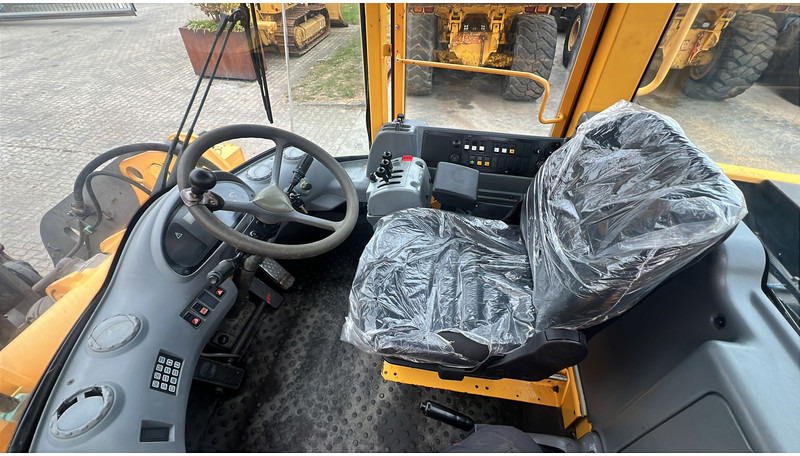 Volvo L70 D NVT - اللودر بعجل: صورة 4 Volvo L70 D NVT - اللودر بعجل: صورة 4