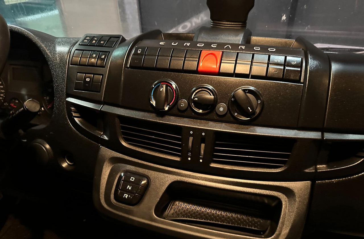 شاحنة ذات ستائر جانبية Iveco: صورة 9 شاحنة ذات ستائر جانبية Iveco: صورة 9