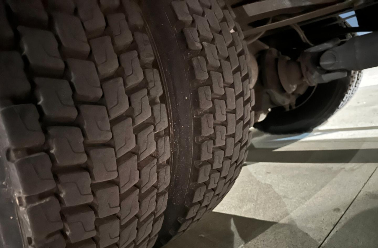 شاحنة ذات ستائر جانبية Iveco: صورة 14 شاحنة ذات ستائر جانبية Iveco: صورة 14