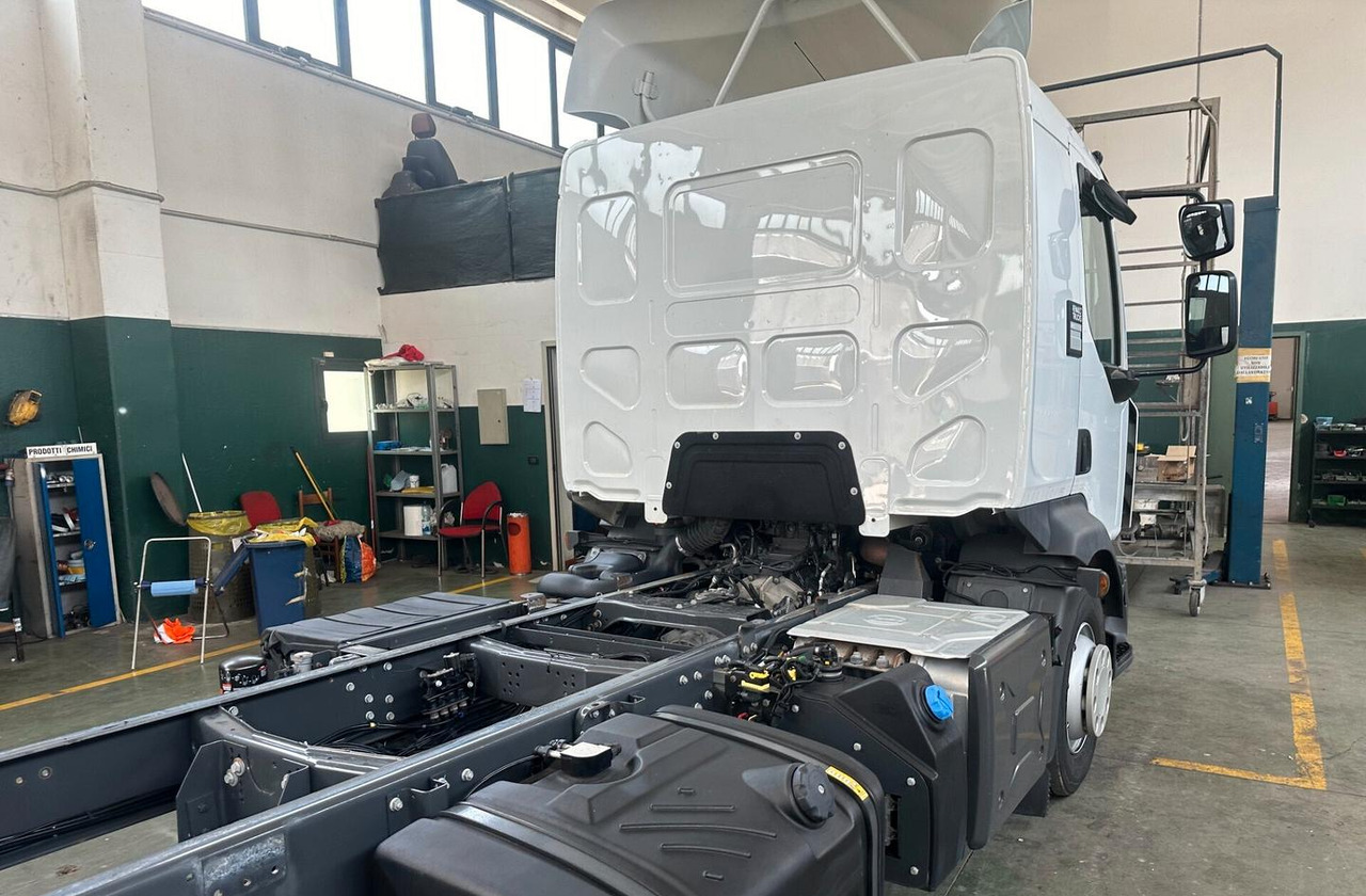 شاحنة بهيكل معدني للمقصورة RENAULT MIDLIM D13.250 AUTOTELAIO CABINA LETTO EUR: صورة 8 شاحنة بهيكل معدني للمقصورة RENAULT MIDLIM D13.250 AUTOTELAIO CABINA LETTO EUR: صورة 8