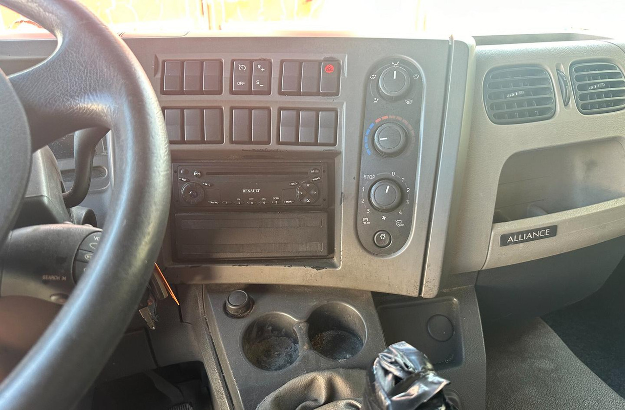 Renault MIDLUM 215.10 - شاحنة ذات ستائر جانبية: صورة 5 Renault MIDLUM 215.10 - شاحنة ذات ستائر جانبية: صورة 5