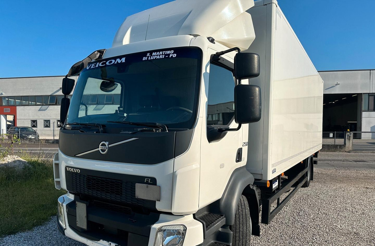 Volvo FL 250 EURO 6 FURGONE E SPONDA - شاحنة صندوقية: صورة 1 Volvo FL 250 EURO 6 FURGONE E SPONDA - شاحنة صندوقية: صورة 1