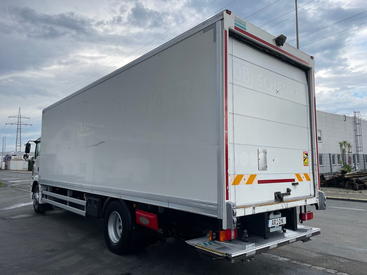 MAN TGM 18.290 4x2 BL Koffer/LBW/PALFINGER/8,2m/EU6 - شاحنة صندوقية: صورة 3 MAN TGM 18.290 4x2 BL Koffer/LBW/PALFINGER/8,2m/EU6 - شاحنة صندوقية: صورة 3