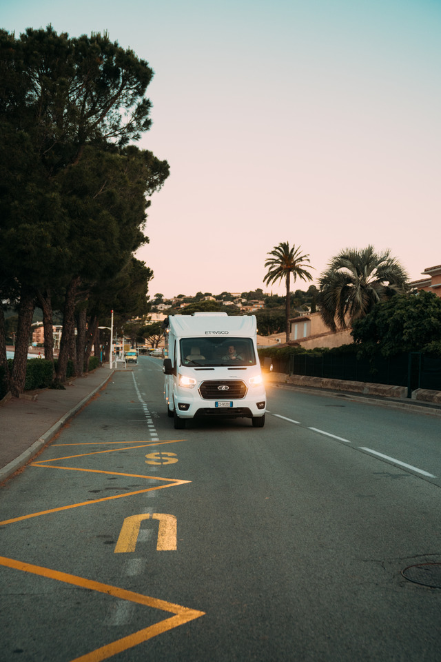 ETRUSCO Etrusco V 6.8 SCF - عربة تخييم: صورة 3 ETRUSCO Etrusco V 6.8 SCF - عربة تخييم: صورة 3