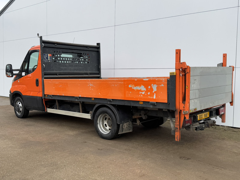 Iveco Daily 35C15 Open Laadbak 3.5t Trekhaak Laadklep Pritische Pick up - شاحنة توصيل مفتوحة: صورة 2 Iveco Daily 35C15 Open Laadbak 3.5t Trekhaak Laadklep Pritische Pick up - شاحنة توصيل مفتوحة: صورة 2