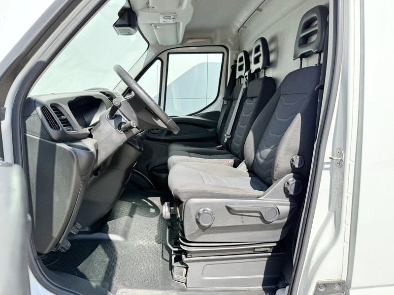 تأجير Iveco Daily 35S14 L2H2 Luchtvering Trekhaak Cruise Control Climate Control Lucht Geveerde Bestuurdersstoel Iveco Daily 35S14 L2H2 Luchtvering Trekhaak Cruise Control Climate Control Lucht Geveerde Bestuurdersstoel: صورة 7