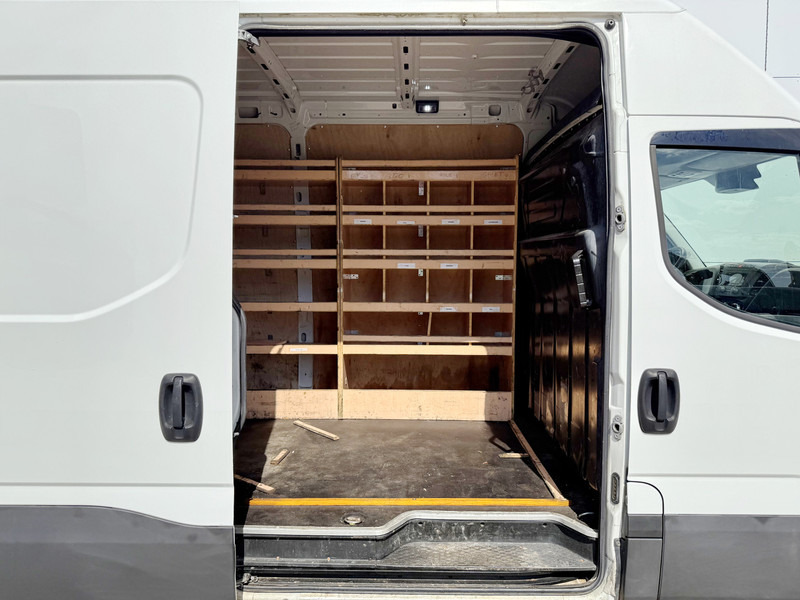تأجير Iveco Daily 35S14 L2H2 Luchtvering Trekhaak Cruise Control Climate Control Lucht Geveerde Bestuurdersstoel Iveco Daily 35S14 L2H2 Luchtvering Trekhaak Cruise Control Climate Control Lucht Geveerde Bestuurdersstoel: صورة 10