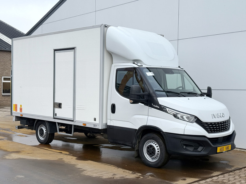 Iveco Daily 35S16 2.3 Automaat Laadklep LED Climate Control Cruise Control Standkachel Camera Navigatie Koffer Bakwagen Meubelbak - شاحنة بصندوق مغلق: صورة 4 Iveco Daily 35S16 2.3 Automaat Laadklep LED Climate Control Cruise Control Standkachel Camera Navigatie Koffer Bakwagen Meubelbak - شاحنة بصندوق مغلق: صورة 4