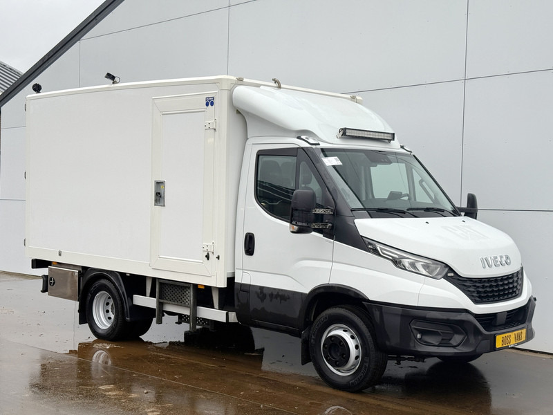 Iveco Daily Daily 70C18 3.0 *Service bus / Inbouw* LED Climate Control Cruise Control Tachograaf Standkachel Trekhaak Camera Stoelverwarming - شاحنة بصندوق مغلق: صورة 4 Iveco Daily Daily 70C18 3.0 *Service bus / Inbouw* LED Climate Control Cruise Control Tachograaf Standkachel Trekhaak Camera Stoelverwarming - شاحنة بصندوق مغلق: صورة 4