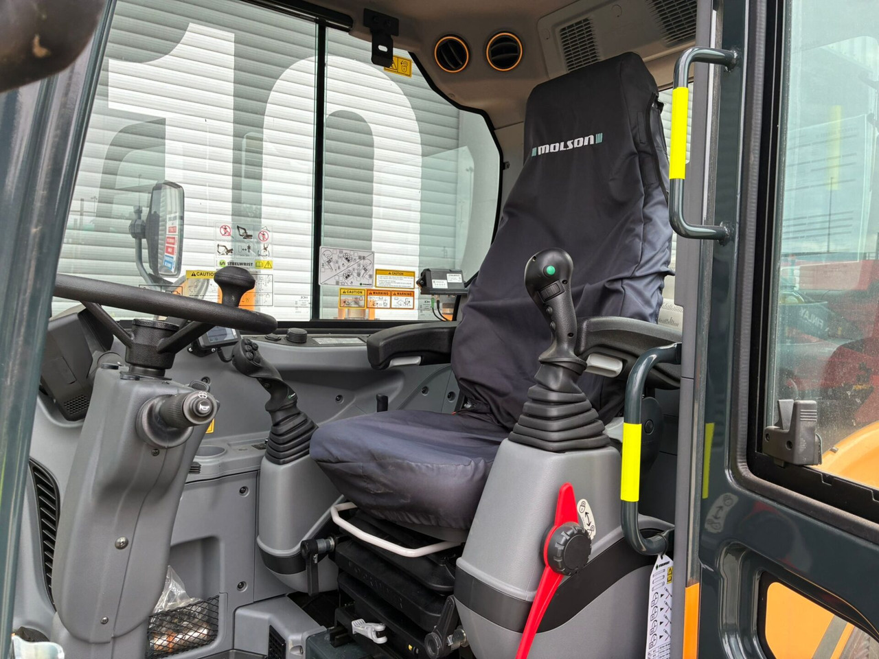 حفار ذو عجلات Hyundai HW65AH Ex Demo: صورة 19