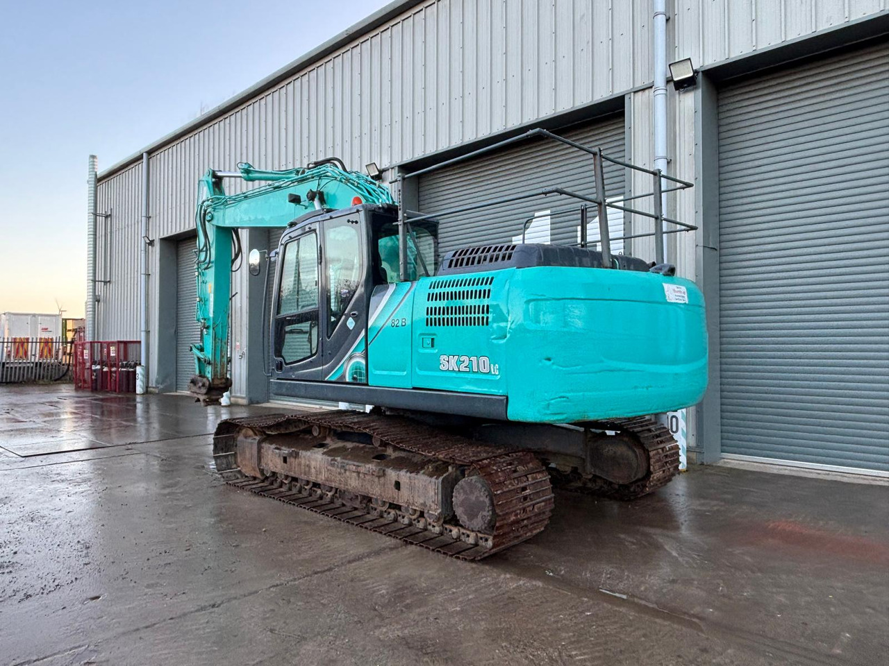 Kobelco SK210LC-10 - حفار زاحف: صورة 3 Kobelco SK210LC-10 - حفار زاحف: صورة 3