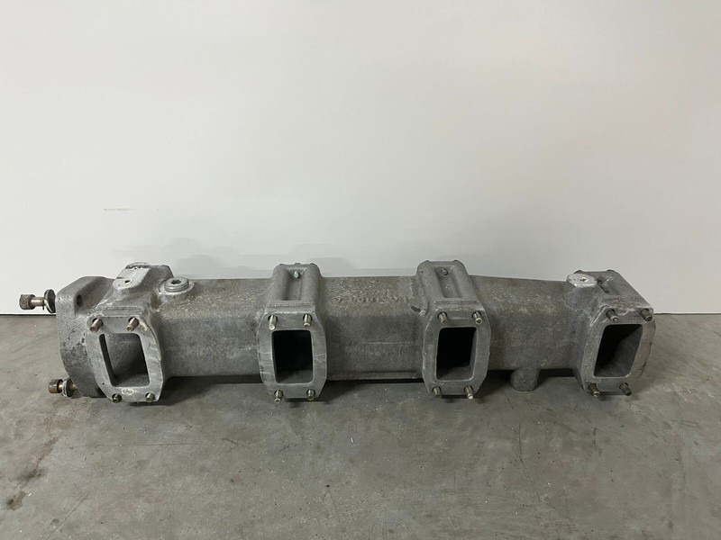 Liebherr A974 / P974 / R942 / R944 / R954 / R964 / R974 / R974B - A 974 / P 974 / R 942 / R 944 / R 954 / R 964 / R 974 / R 974B - أنبوب سحب الهواء: صورة 4 Liebherr A974 / P974 / R942 / R944 / R954 / R964 / R974 / R974B - A 974 / P 974 / R 942 / R 944 / R 954 / R 964 / R 974 / R 974B - أنبوب سحب الهواء: صورة 4