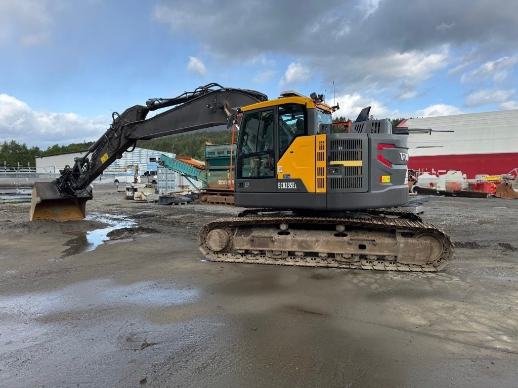 Volvo ECR 235 E - حفار زاحف: صورة 4 Volvo ECR 235 E - حفار زاحف: صورة 4