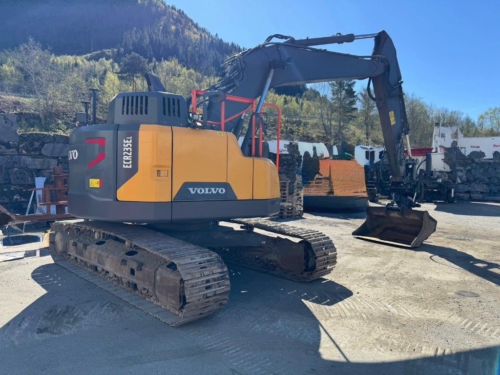 Volvo ECR 235 E - حفار زاحف: صورة 3 Volvo ECR 235 E - حفار زاحف: صورة 3