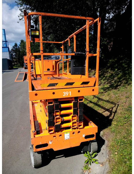 Haulotte Compact 14 - مرفاع مقصي: صورة 2 Haulotte Compact 14 - مرفاع مقصي: صورة 2
