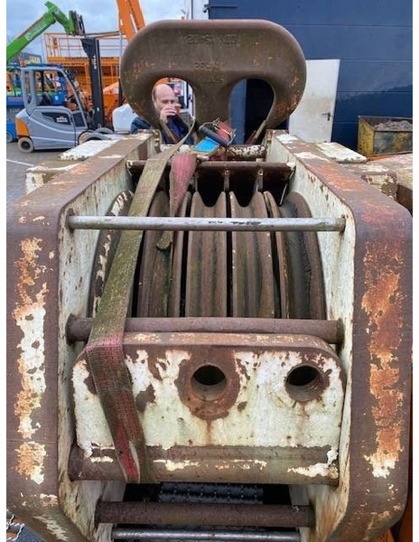 Terex Demag 160t hook block 5-sheave CC2800 / TC2800 - ونش كرين - آلات الإنشاء: صورة 2 Terex Demag 160t hook block 5-sheave CC2800 / TC2800 - ونش كرين - آلات الإنشاء: صورة 2