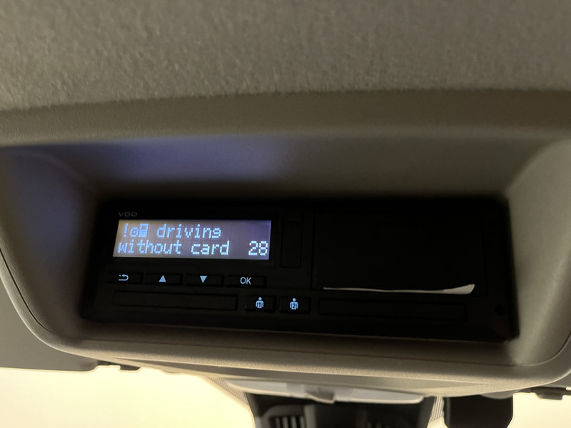 فان المدمجة Ford Transit Custom 2.0 TDCI L2H1 Limited 130 PK / Euro 6 / Airco / Cruise Control / CarPlay / PDC / Navigatie / 3-Zits / 16.200 KM !! / BPM VRIJ !!: صورة 12