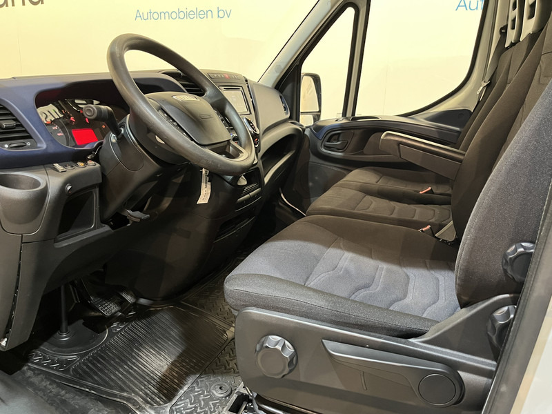 Iveco Daily 35S18D 3.0 375 Automaat Open Laadbak / Hiab Kraan / Euro 6 / Trekhaak 3500 KG / Airco / Camera / Navigatie / 3-Zits / 67.000 KM !! - شاحنة توصيل مفتوحة: صورة 5 Iveco Daily 35S18D 3.0 375 Automaat Open Laadbak / Hiab Kraan / Euro 6 / Trekhaak 3500 KG / Airco / Camera / Navigatie / 3-Zits / 67.000 KM !! - شاحنة توصيل مفتوحة: صورة 5