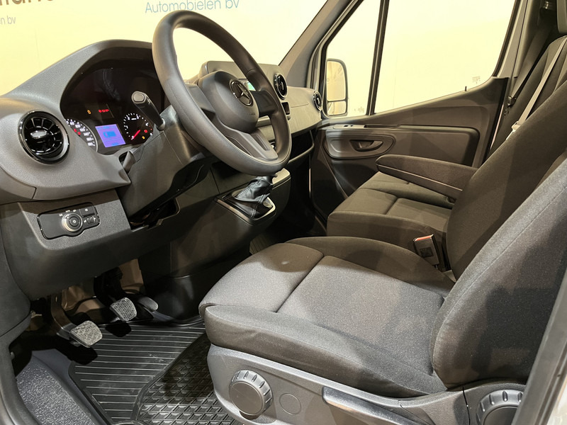 Mercedes-Benz Sprinter 315 CDI L2 RWD DC Dubbel Cabine Open Laadbak / Euro 6 / Trekhaak 3500 KG / Airco / 3-Zits / 650 KM !! / BPM VRIJ !! - شاحنة توصيل مفتوحة, الشاحنات الصغيرة كابينة مزدوجة: صورة 5 Mercedes-Benz Sprinter 315 CDI L2 RWD DC Dubbel Cabine Open Laadbak / Euro 6 / Trekhaak 3500 KG / Airco / 3-Zits / 650 KM !! / BPM VRIJ !! - شاحنة توصيل مفتوحة, الشاحنات الصغيرة كابينة مزدوجة: صورة 5